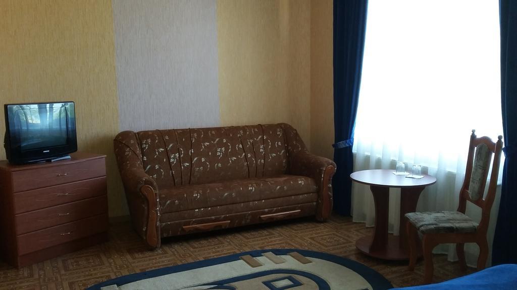 Kremin Hotell Kremenetsʼ Rum bild