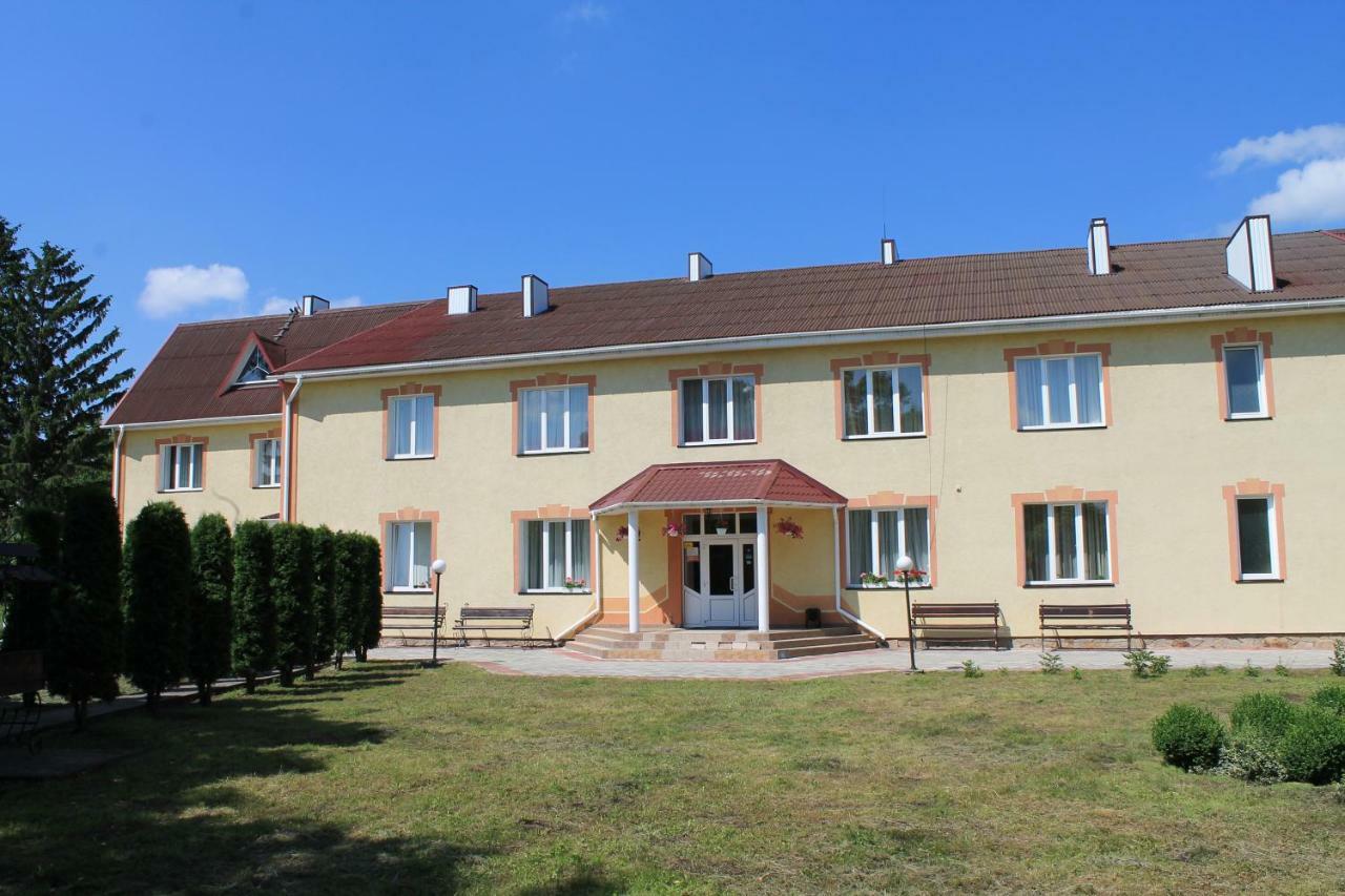 Kremin Hotell Kremenetsʼ Exteriör bild