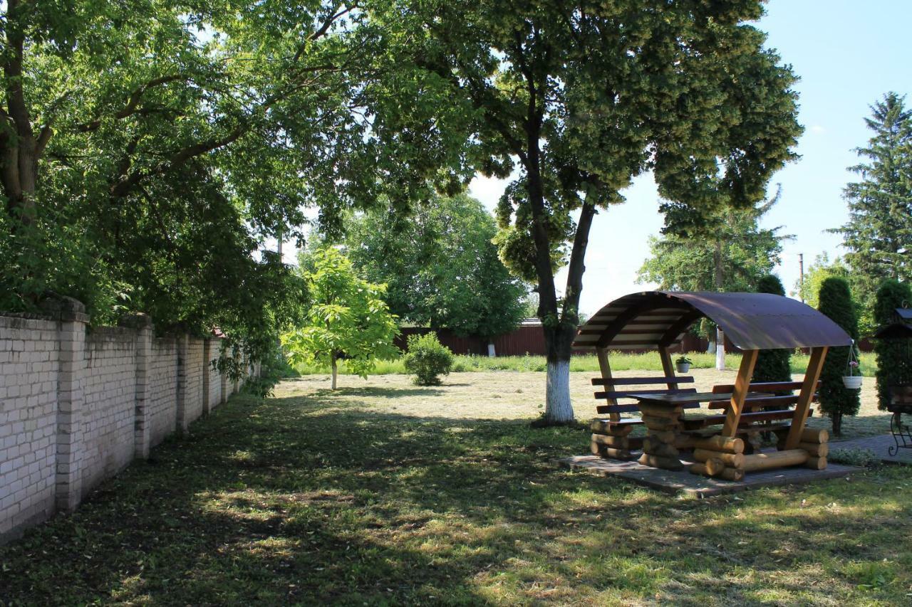 Kremin Hotell Kremenetsʼ Exteriör bild