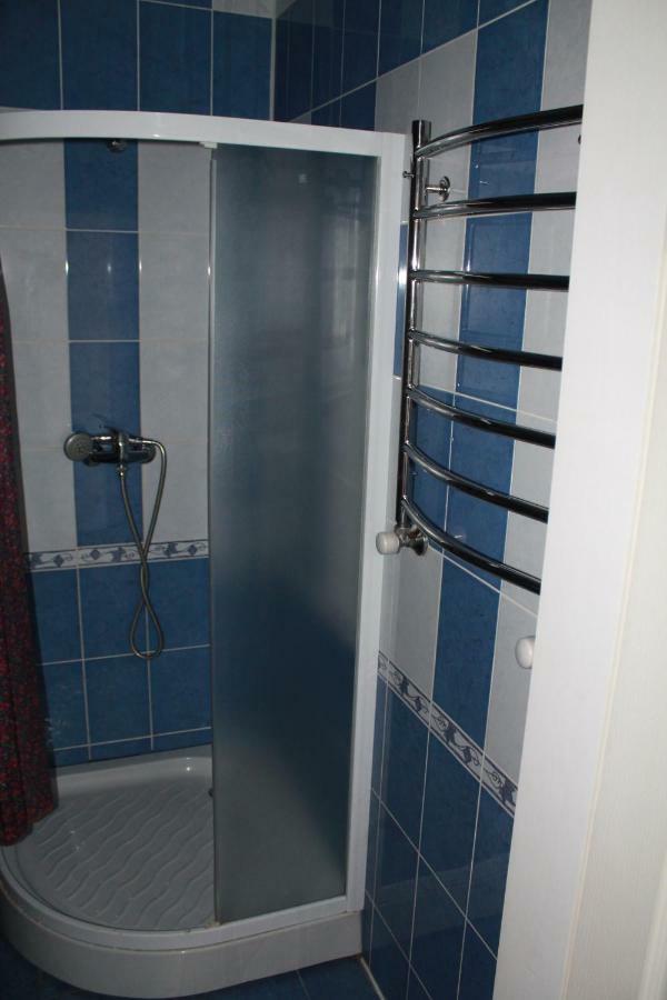 Kremin Hotell Kremenetsʼ Exteriör bild
