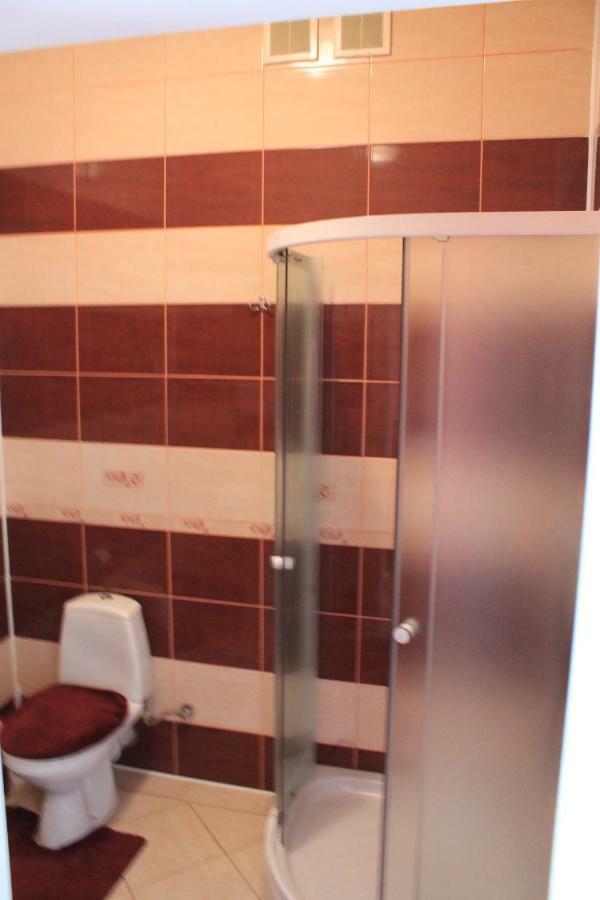 Kremin Hotell Kremenetsʼ Exteriör bild